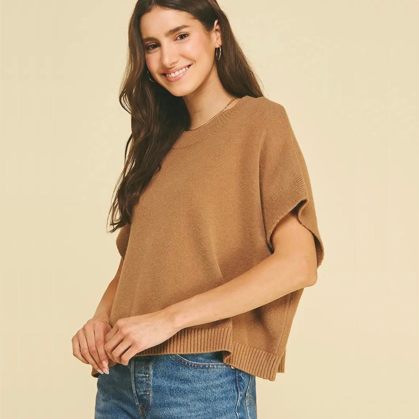 Camel sweater, close-up detail of the knit texture