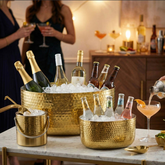 Gold hammered barware set, 6 pieces, full set overview