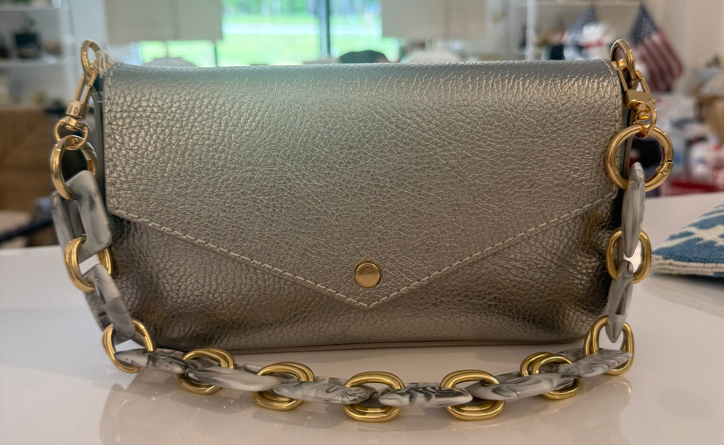 Hand Bag w/Chain