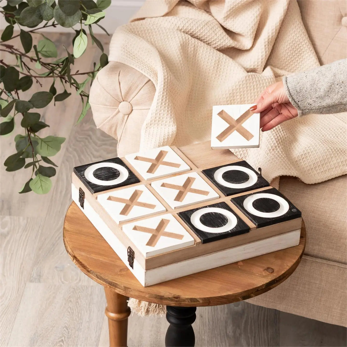 Tabletop tic-tac-toe game set with wood game tiles